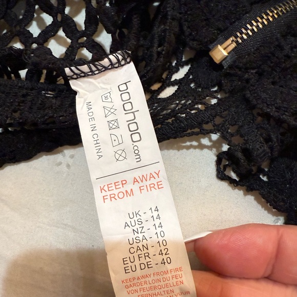 Boohoo Black Lace Cropped Top Size 10 NWT - Picture 6 of 6